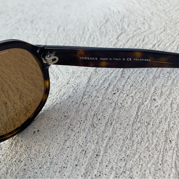 Versace Sunglasses Polarized - Picture 5 of 8